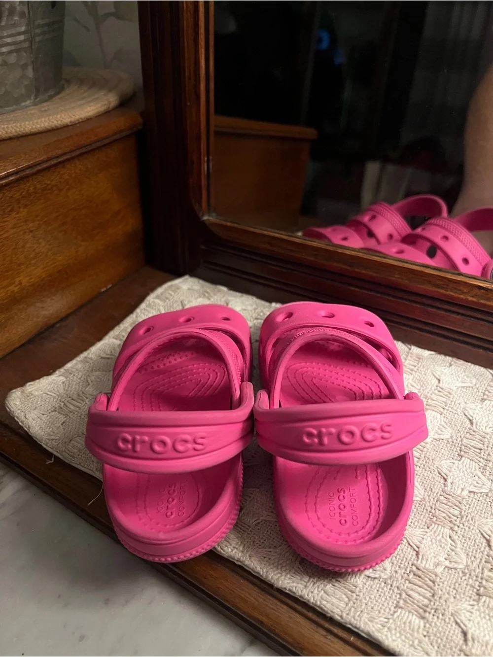 CROCS Classic Casual Slip On Summer Sandals with Back Strap Pink Girl's Size 9